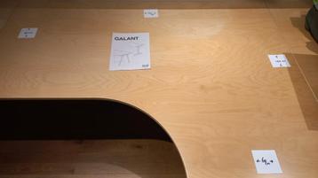 Ikea Galant bureau, hoogte instelbaar, ruim werkblad - afbeelding 1 Ikea Galant bureau, hoogte instelbaar, ruim werkblad - afbeelding 1