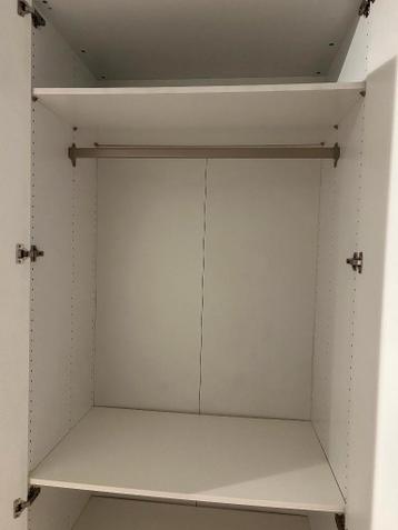 Twee nette Ikea pax kasten wit (100 x 60 x 235 cm) - afbeelding 3 Twee nette Ikea pax kasten wit (100 x 60 x 235 cm) - afbeelding 3