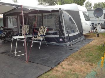 Fendt Saphir 465 caravan met voortent en 2 luifels