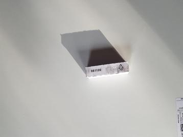 2X utrasta Ikea planken met dragertjes/steuntjes. - afbeelding 2 2X utrasta Ikea planken met dragertjes/steuntjes. - afbeelding 2