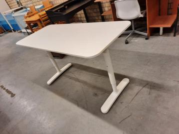 Ikea Bekant tafel/bureau 60x140 cm - afbeelding 5 Ikea Bekant tafel/bureau 60x140 cm - afbeelding 5