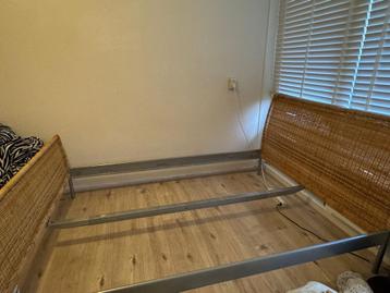 IKEA Rotan Bedframe 140x200 (Zonder Lattenbodem) - afbeelding 2 IKEA Rotan Bedframe 140x200 (Zonder Lattenbodem) - afbeelding 2