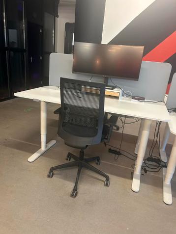 2 x Ikea Bekant Bureau - In hoogte verstelbaar! - afbeelding 2 2 x Ikea Bekant Bureau - In hoogte verstelbaar! - afbeelding 2