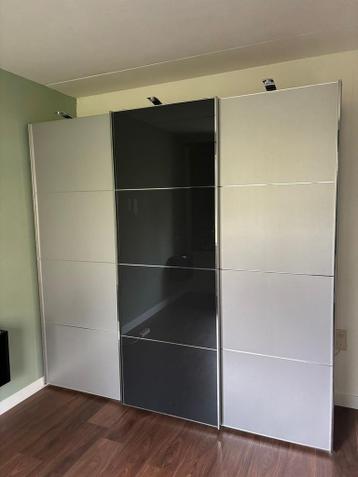 Ikea Pax kast met Verlichting - afbeelding 2 Ikea Pax kast met Verlichting - afbeelding 2