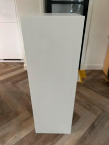 Ikea Besta muurkast met grijs groene deurtjes - afbeelding 4 Ikea Besta muurkast met grijs groene deurtjes - afbeelding 4