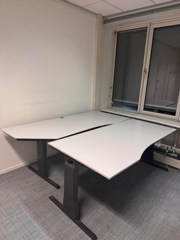 Gratis afhalen bureaus en tafels