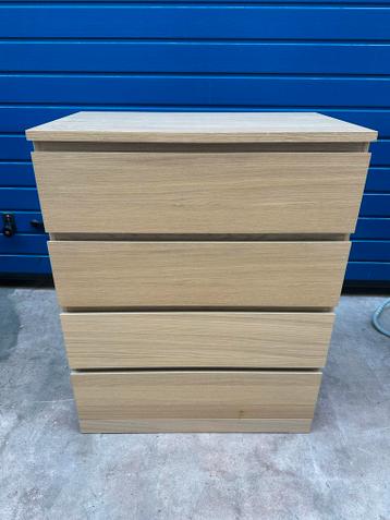 Ikea Malm ladekast met 4 lades eikenfineer - afbeelding 1 Ikea Malm ladekast met 4 lades eikenfineer - afbeelding 1