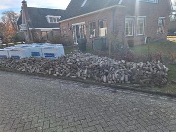 60 m2 gekleurde betonnen waaltjes gratis af te halen