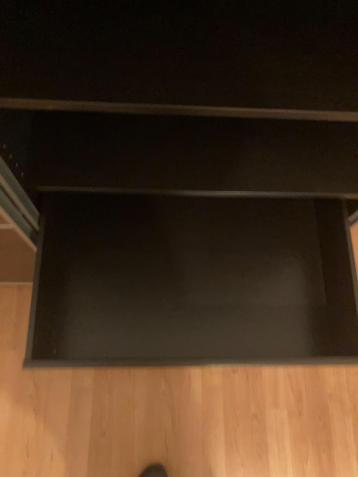 IKEA PAX kledingkast met glazen schuifdeuren - afbeelding 4 IKEA PAX kledingkast met glazen schuifdeuren - afbeelding 4