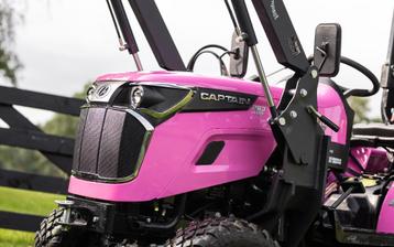 Compacttractor Captain 263 pink lady uitvoering WIE DURFT ? 