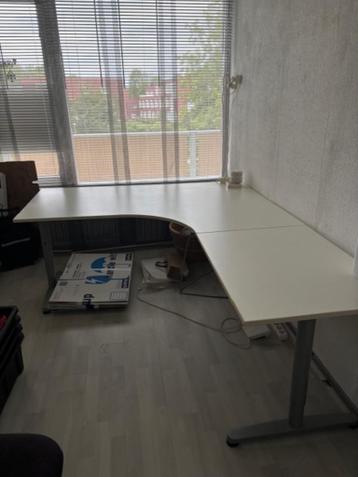 Bureau, hoekopstelling Galant Ikea, wit - afbeelding 1 Bureau, hoekopstelling Galant Ikea, wit - afbeelding 1