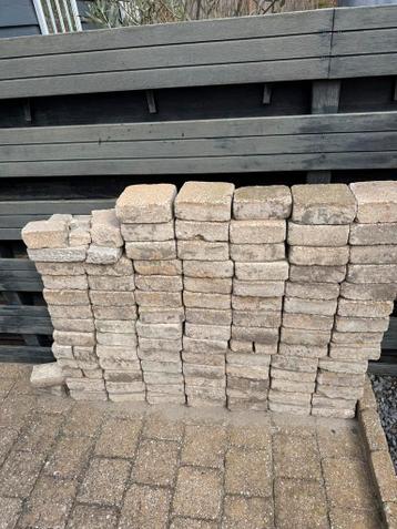 GRATIS klinkers+tuintegels 40m2- beige-zelf eruit halen!
