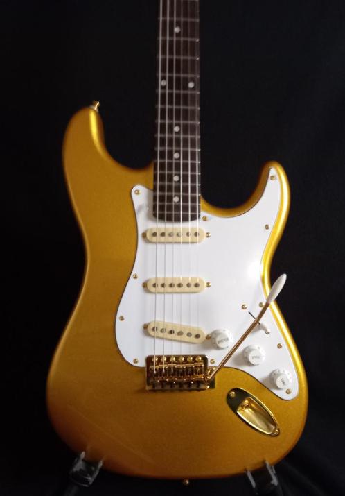 Stratocaster custombuild goud, Muziek en Instrumenten, Instrumenten | Onderdelen, Zo goed als nieuw, Elektrische gitaar, Ophalen