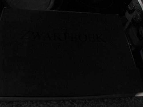 Zwartboek box Limited Edition. dubbel-DVD + CD + Boek., Cd's en Dvd's, Dvd's | Drama, Zo goed als nieuw, Ophalen
