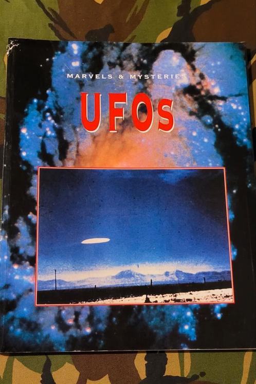 Boek UFO 's, Boeken, Wetenschap, Zo goed als nieuw, Ophalen of Verzenden