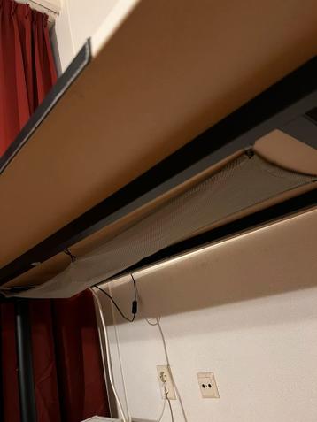 Ikea Bekant Bureau 160x80 - afbeelding 3 Ikea Bekant Bureau 160x80 - afbeelding 3