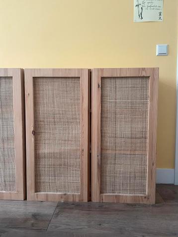 Twee bewerkte IKEA IVAR kasten met rotan - afbeelding 2 Twee bewerkte IKEA IVAR kasten met rotan - afbeelding 2