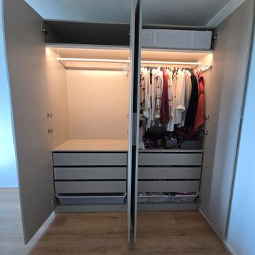 Complete Beige Pax Kast Ikea kledingkast 237 x 200 cm - afbeelding 19 Complete Beige Pax Kast Ikea kledingkast 237 x 200 cm - afbeelding 19
