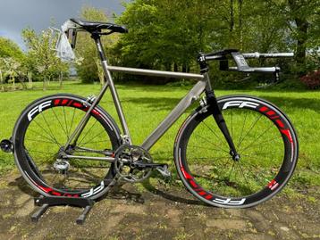 Titanium handgemaakte tijdritfiets - project