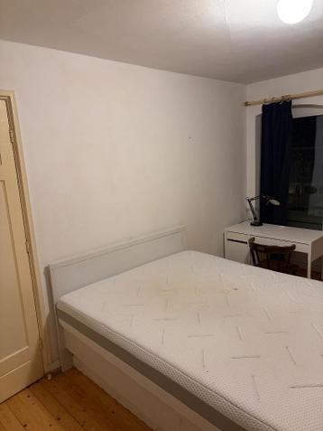 IKEA Bedframe wit incl. Lattenbodem - afbeelding 1 IKEA Bedframe wit incl. Lattenbodem - afbeelding 1