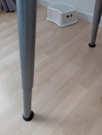 Wit Ikea Galant bureau 120x80 cm, in goede staat - afbeelding 10 Wit Ikea Galant bureau 120x80 cm, in goede staat - afbeelding 10