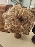 Vintage pruik, kort krullend haar voor normaal paspop hoofd