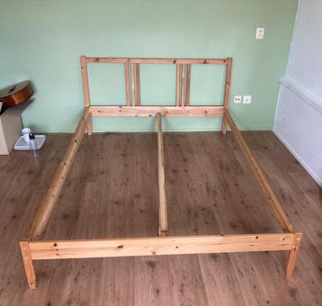 Grenen ikea bed met lonset lattenbodem - afbeelding 1 Grenen ikea bed met lonset lattenbodem - afbeelding 1