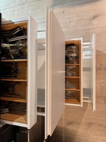 Ikea exceptionell Metod keukenlades en carrousel Voxtorp - afbeelding 1 Ikea exceptionell Metod keukenlades en carrousel Voxtorp - afbeelding 1