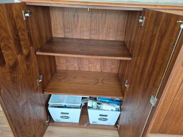 Massief Eiken Kast - Veel Opbergruimte! - afbeelding 2 Massief Eiken Kast - Veel Opbergruimte! - afbeelding 2