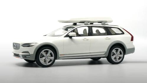 1:18 modelauto Volvo V90 Cross Country - Ocean Race DNA, Hobby en Vrije tijd, Modelauto's | 1:18, Nieuw, Auto, Overige merken