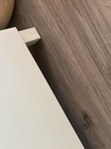 IKEA BESTÅ zwevend TV-meubel – wit – met tv-beugel - afbeelding 4 IKEA BESTÅ zwevend TV-meubel – wit – met tv-beugel - afbeelding 4