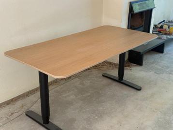 Ikea Bekant zit-sta bureau elektrisch 160x80 licht eiken - afbeelding 1 Ikea Bekant zit-sta bureau elektrisch 160x80 licht eiken - afbeelding 1