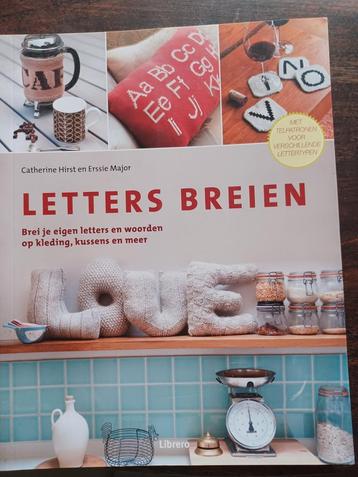 Letters breien,  letters, woorden, kussens , kleding