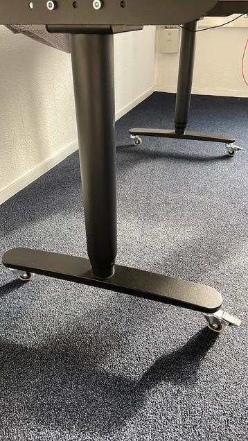 Ikea Bekant zit-sta bureau, eletrisch verstelbaar, 4 stuks - afbeelding 6 Ikea Bekant zit-sta bureau, eletrisch verstelbaar, 4 stuks - afbeelding 6