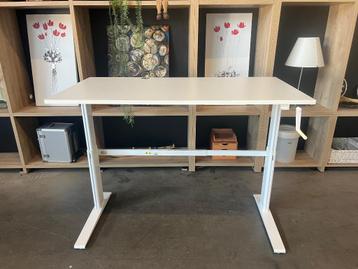 Actiforce zit-sta bureau met slinger 160x80xH70-120 cm, 14st - afbeelding 2 Actiforce zit-sta bureau met slinger 160x80xH70-120 cm, 14st - afbeelding 2