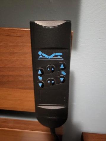 Ikea bedframe 180x200, elektr. verstelbare lattenbodems - afbeelding 5 Ikea bedframe 180x200, elektr. verstelbare lattenbodems - afbeelding 5