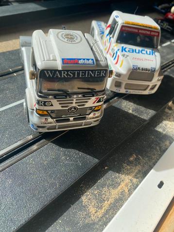 Fly Iveco en Mercedes vrachtwagen zgan.