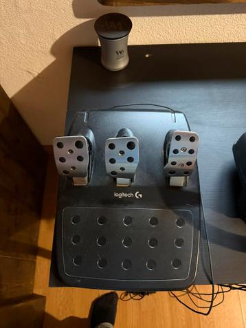 Logitech g29 met schakelpook en een saitek side panel