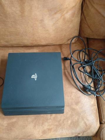 PlayStation 4 pro 1tb, 2 controllers en headset + veel games