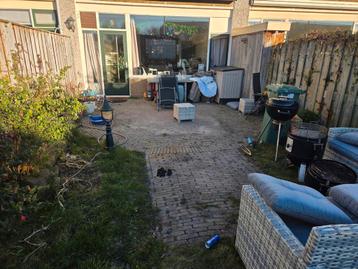 Klinkers en borderstenen gratis af te halen