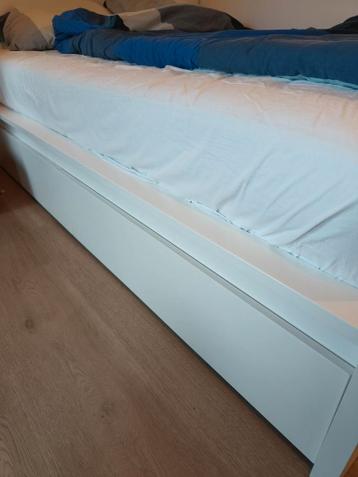 Wit IKEA bed (140cm) inclusief opberglades en matras - afbeelding 2 Wit IKEA bed (140cm) inclusief opberglades en matras - afbeelding 2