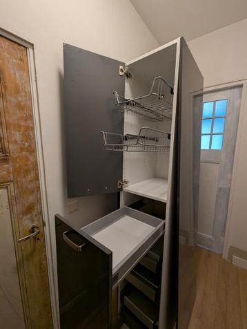 Ikea Faktum hoge kast donker grijs met veel opbergruimte - afbeelding 4 Ikea Faktum hoge kast donker grijs met veel opbergruimte - afbeelding 4