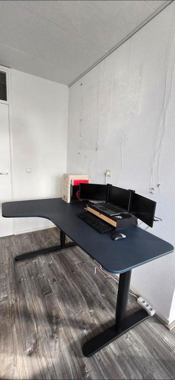 IKEA BEKANT elektrisch hoekbureau (links) – hoog/laag verste - afbeelding 1 IKEA BEKANT elektrisch hoekbureau (links) – hoog/laag verste - afbeelding 1