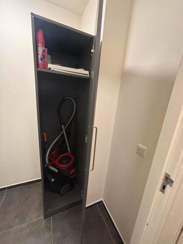 Grijze IKEA PAX kast - afbeelding 1 Grijze IKEA PAX kast - afbeelding 1