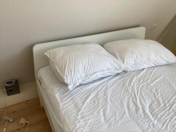Bedframe incl lattenbodem Ikea 140 x 200 - afbeelding 2 Bedframe incl lattenbodem Ikea 140 x 200 - afbeelding 2