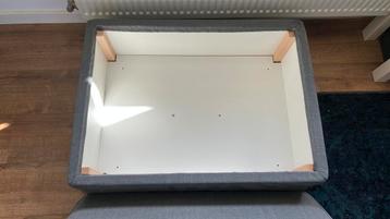 IKEA bank (EKTORP) met grijze bekleding en poef - afbeelding 6 IKEA bank (EKTORP) met grijze bekleding en poef - afbeelding 6