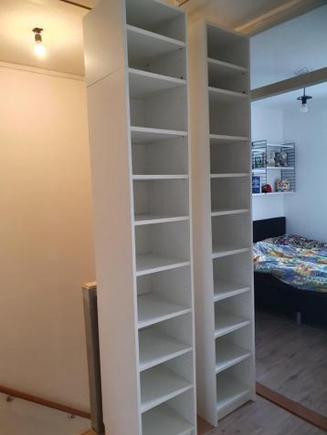Ikea 2x Billy boekenkast met bovendeel en extra planken. - afbeelding 1