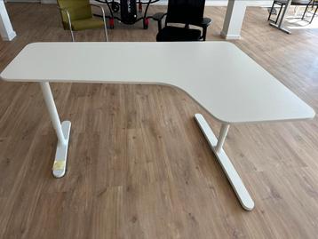 Ikea bekant hoek bureau 160 x 80 x 110 - afbeelding 1 Ikea bekant hoek bureau 160 x 80 x 110 - afbeelding 1