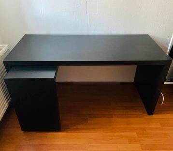 MALM Bureau met uittrekbaar hoekstuk – Zwart (IKEA) - afbeelding 3 MALM Bureau met uittrekbaar hoekstuk – Zwart (IKEA) - afbeelding 3