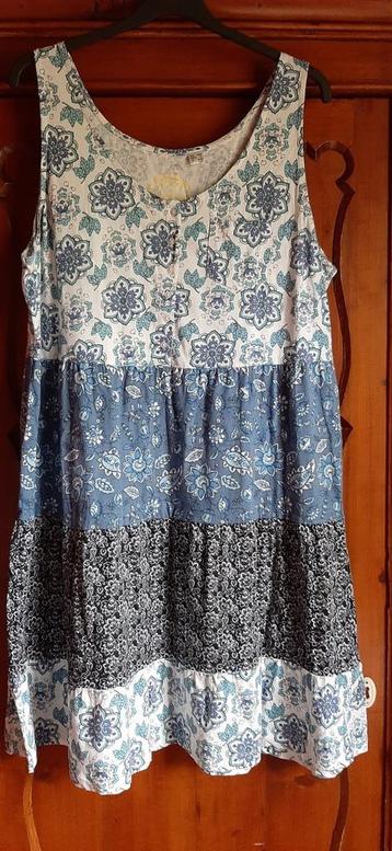 Mouwloze jurk bloemen blauw  48/50